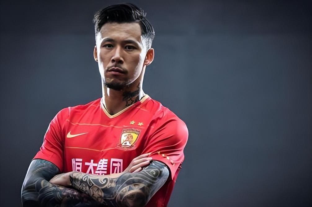 穆斯卡特胆子真大！上港与申花的德比战，依然敢让这位老将首发